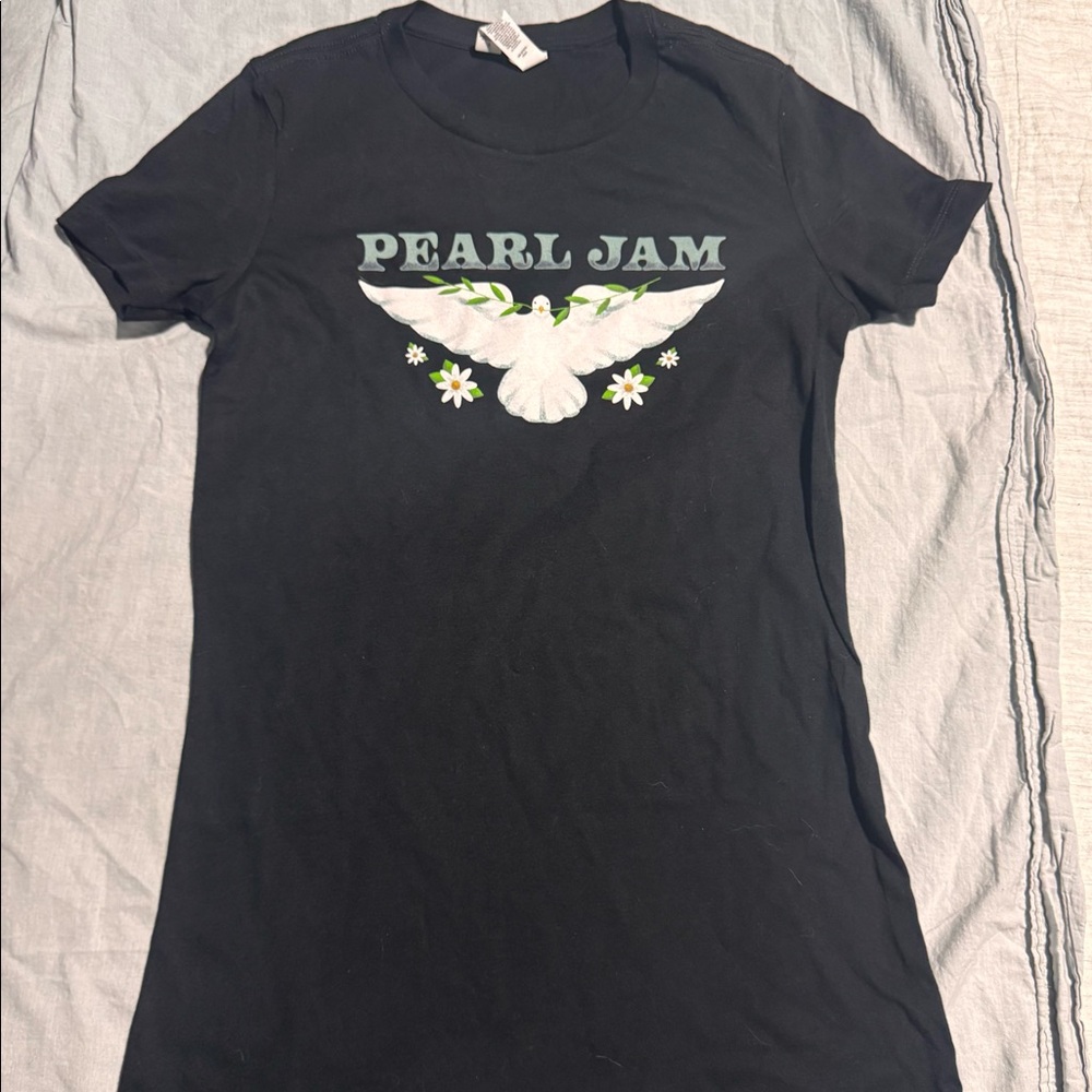 Pearl Jam Women’s Dove Shirt - 2022 Tour